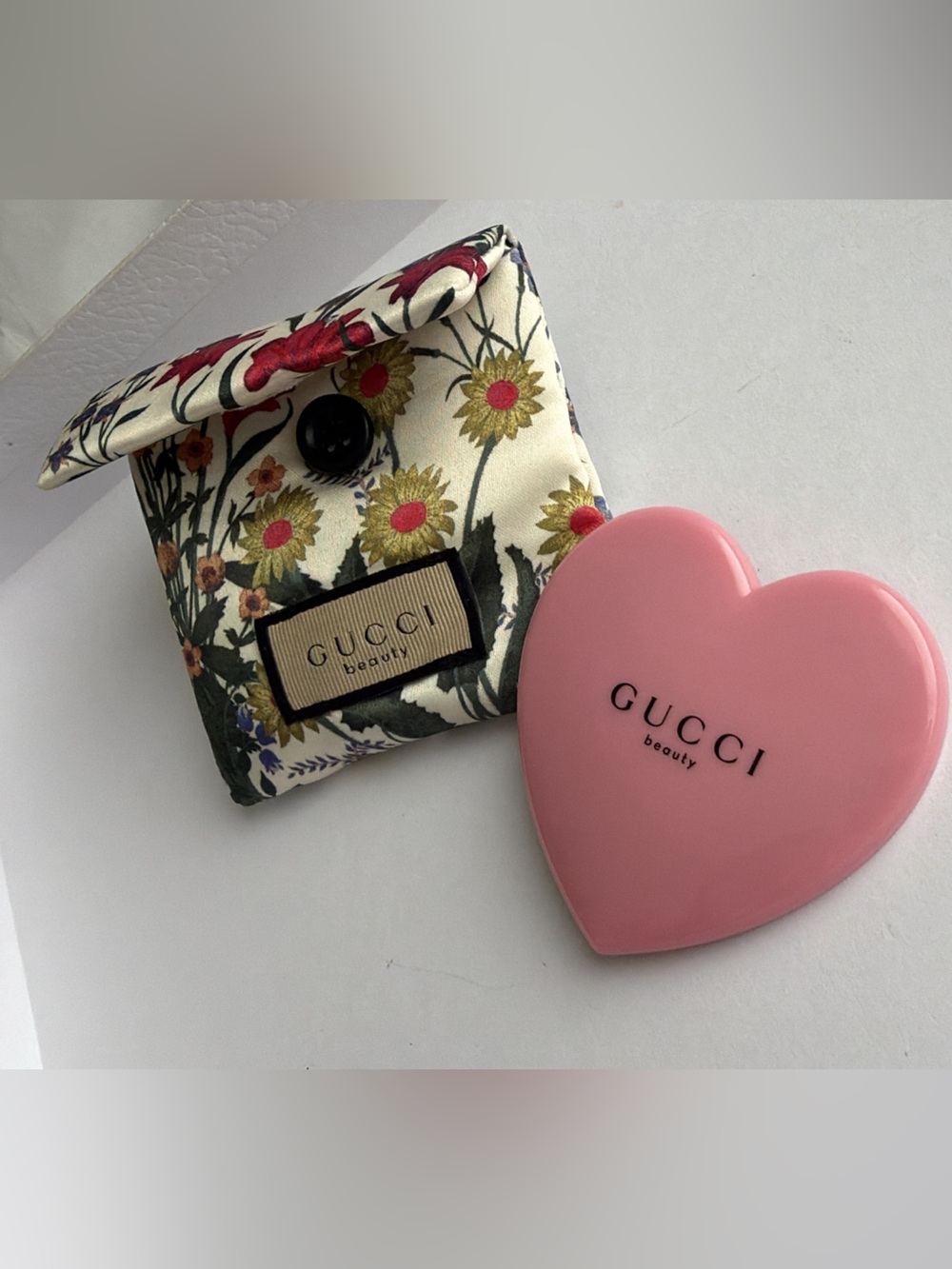 New,unused & authentic Gucci beauty Pink Heart Compact Mirror with Floral Pouch